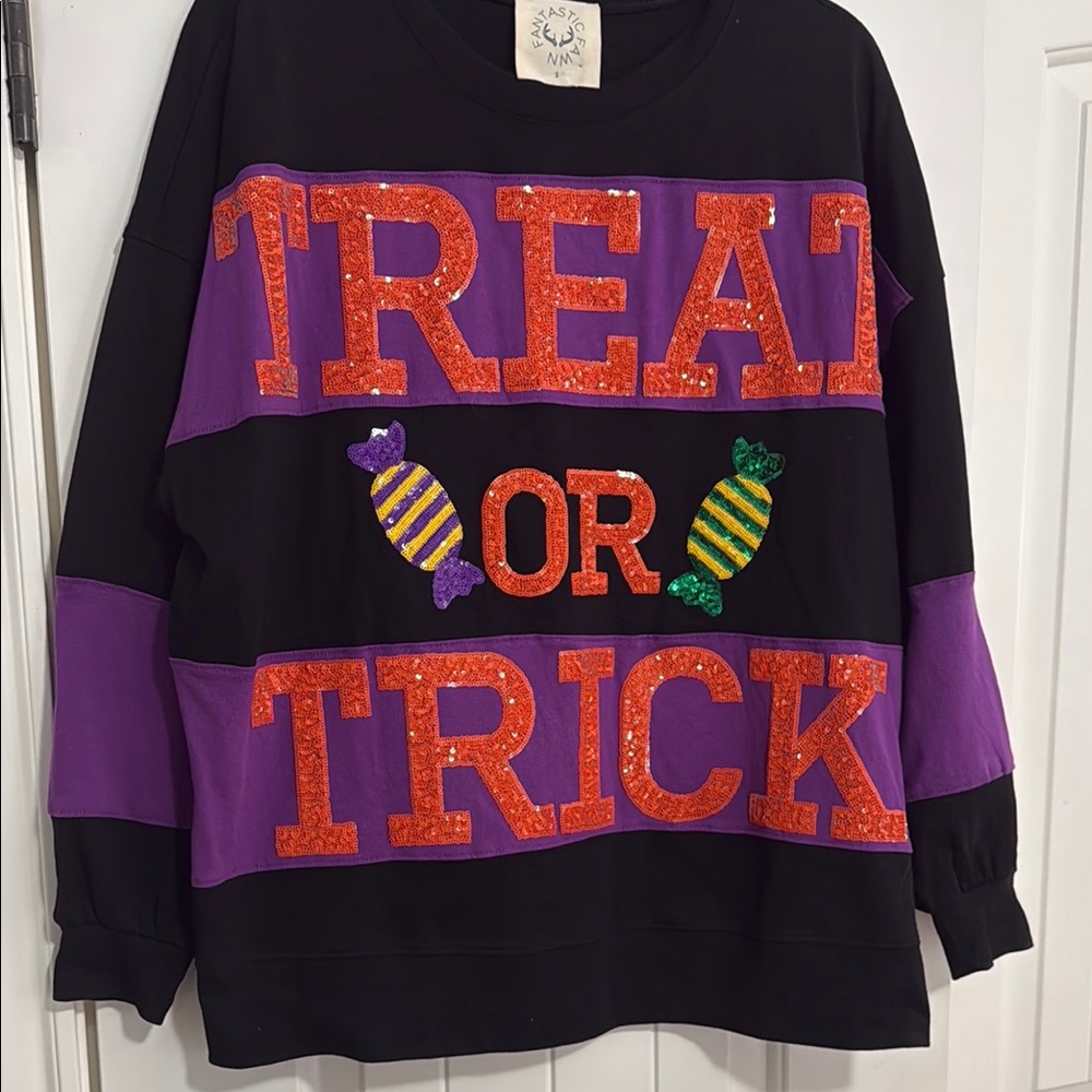 Fantastic Fawn Elegant Black Tee